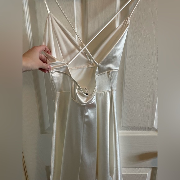 White satin mini dress, size small - Picture 3 of 4